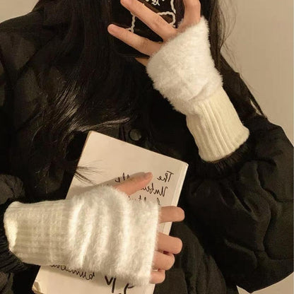 Arctic Plush Fingerless Gloves
